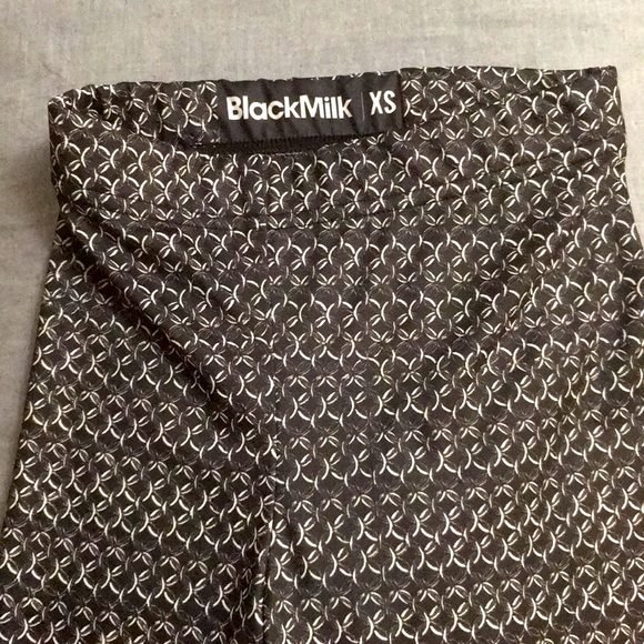 Blackmilk chainmail print XS leggings NWOT - Picture 2 of 2